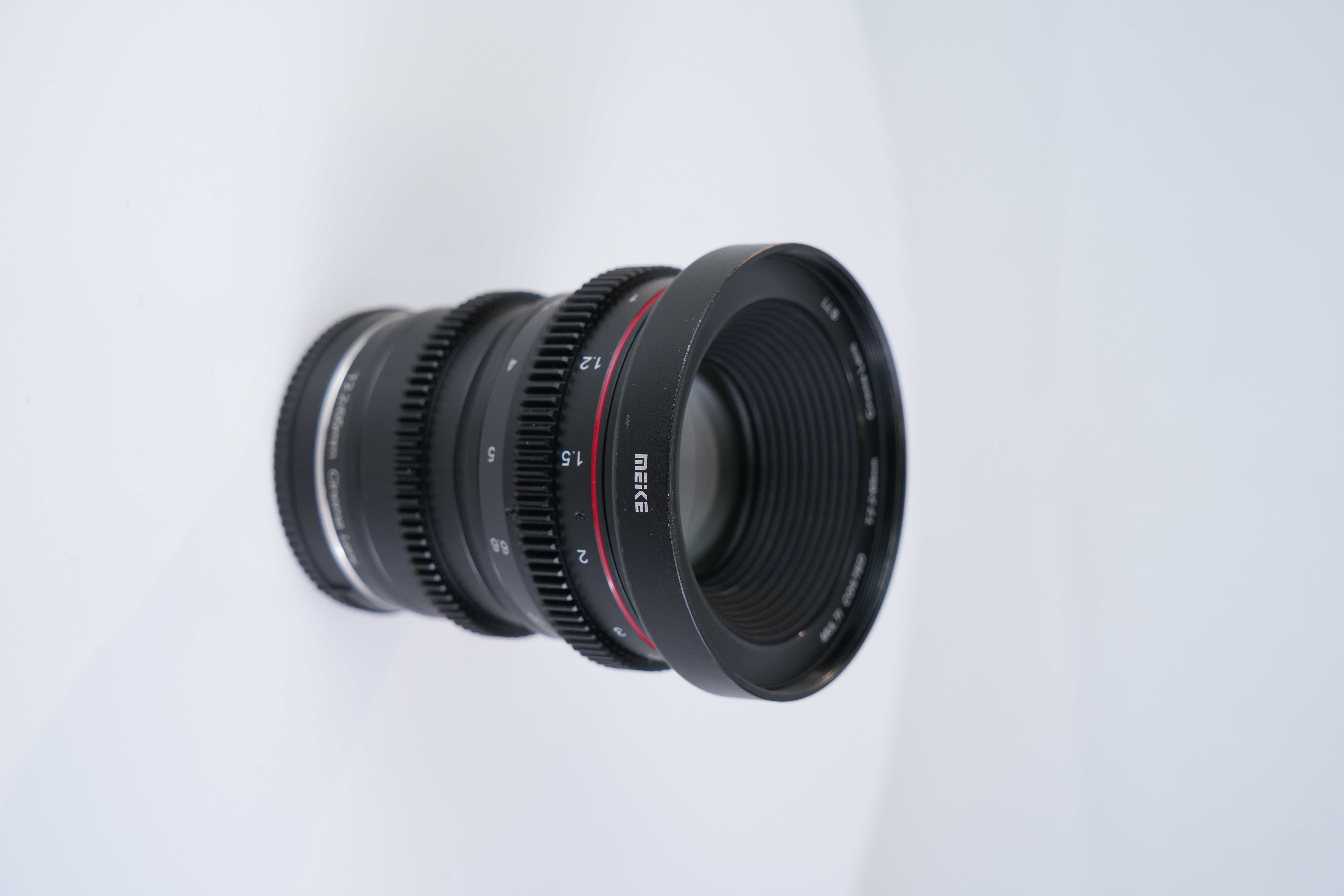 Meike 65 T2.2 Cine Lens Sony E в магазине RentaPhoto.Store
